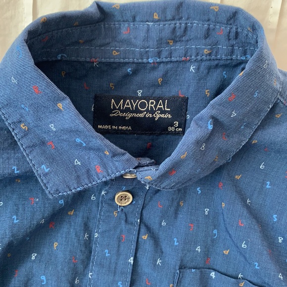 Button down - Picture 2 of 2